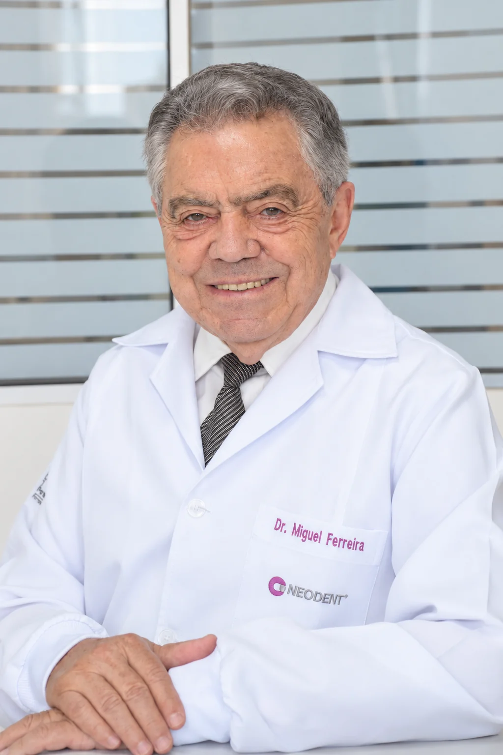 Dr. Miguel Ferreira, cirurgião-dentista